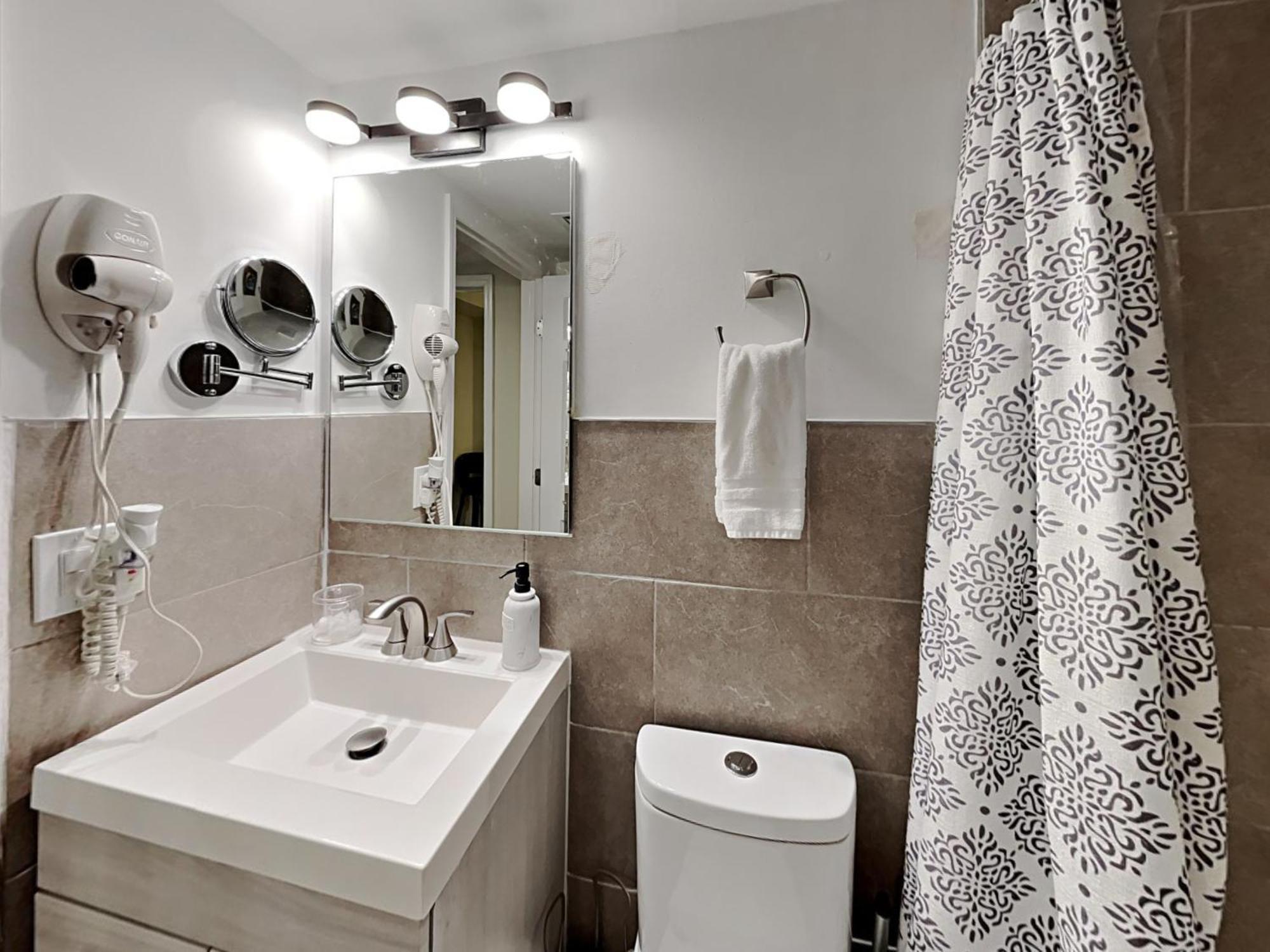 Private Rooms At Miami Centrally Located With Free Parking Dış mekan fotoğraf