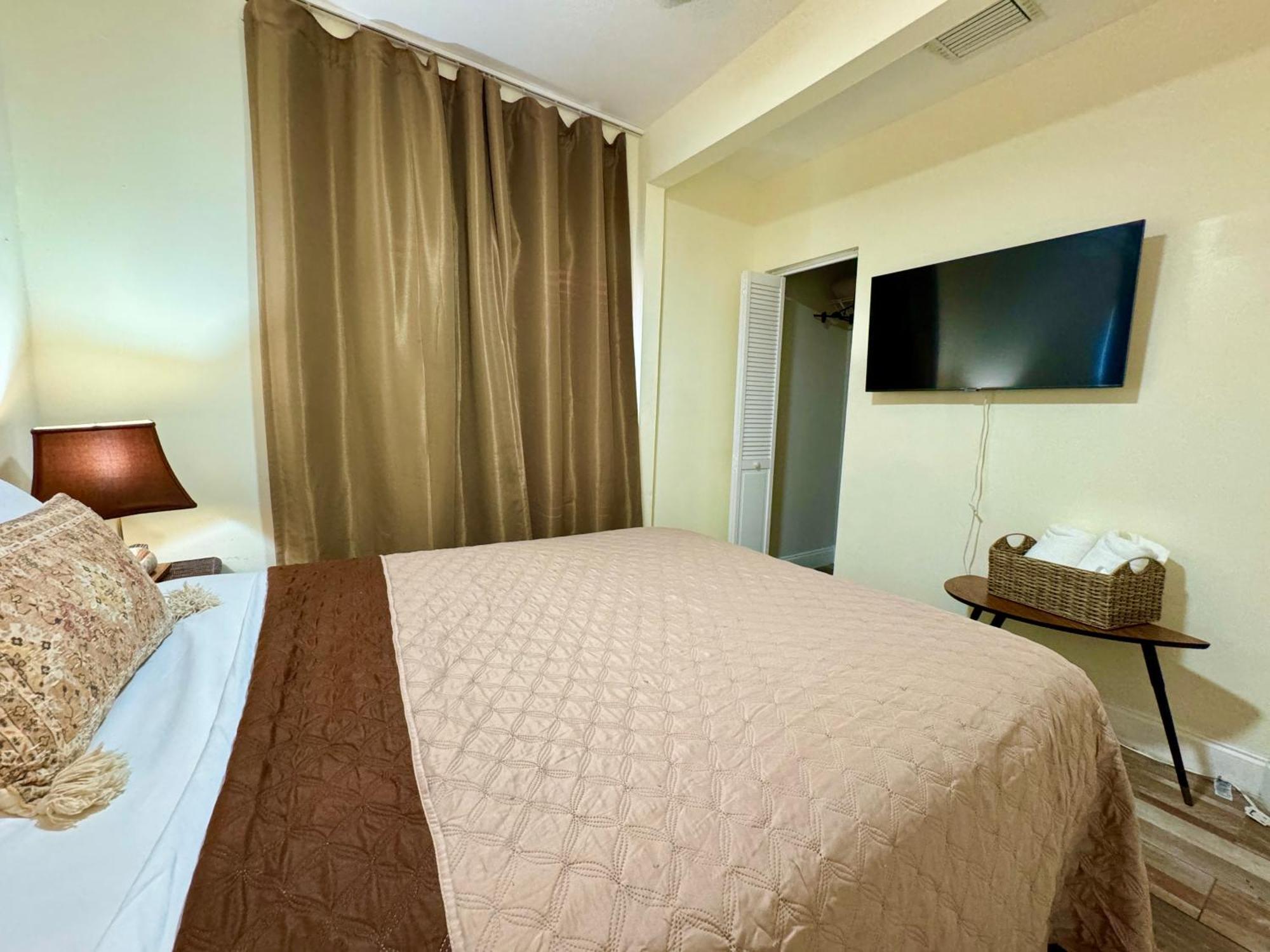 Private Rooms At Miami Centrally Located With Free Parking Dış mekan fotoğraf